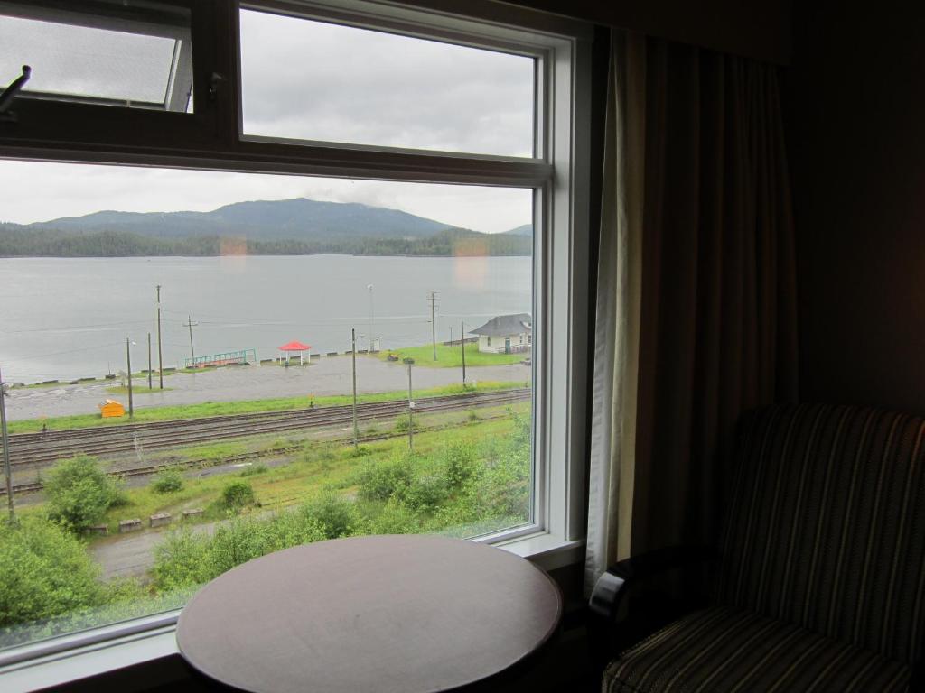 Inn On The Harbour Prince Rupert Habitación foto